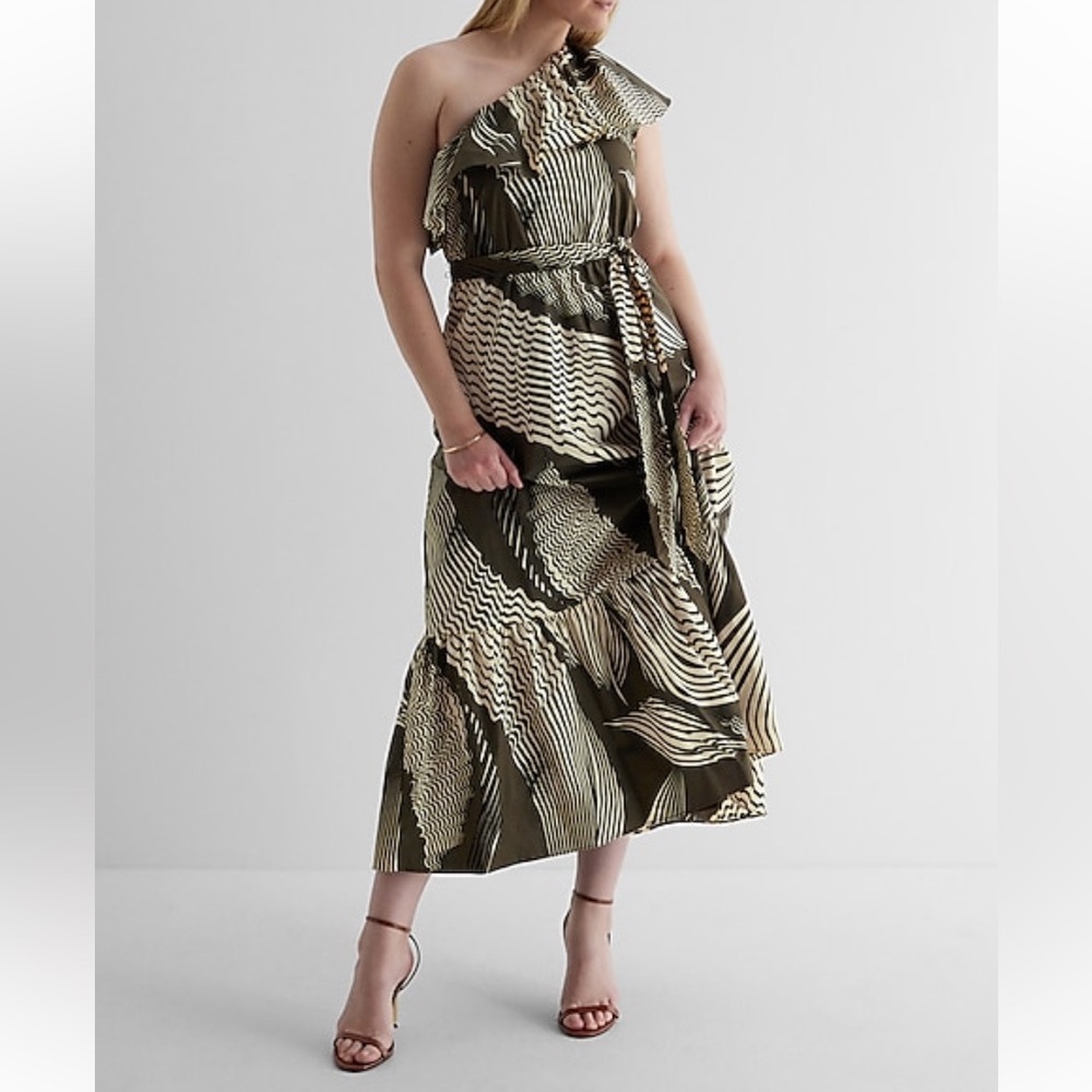 One Shoulder Ruffle Maxi - Picture 4 of 6